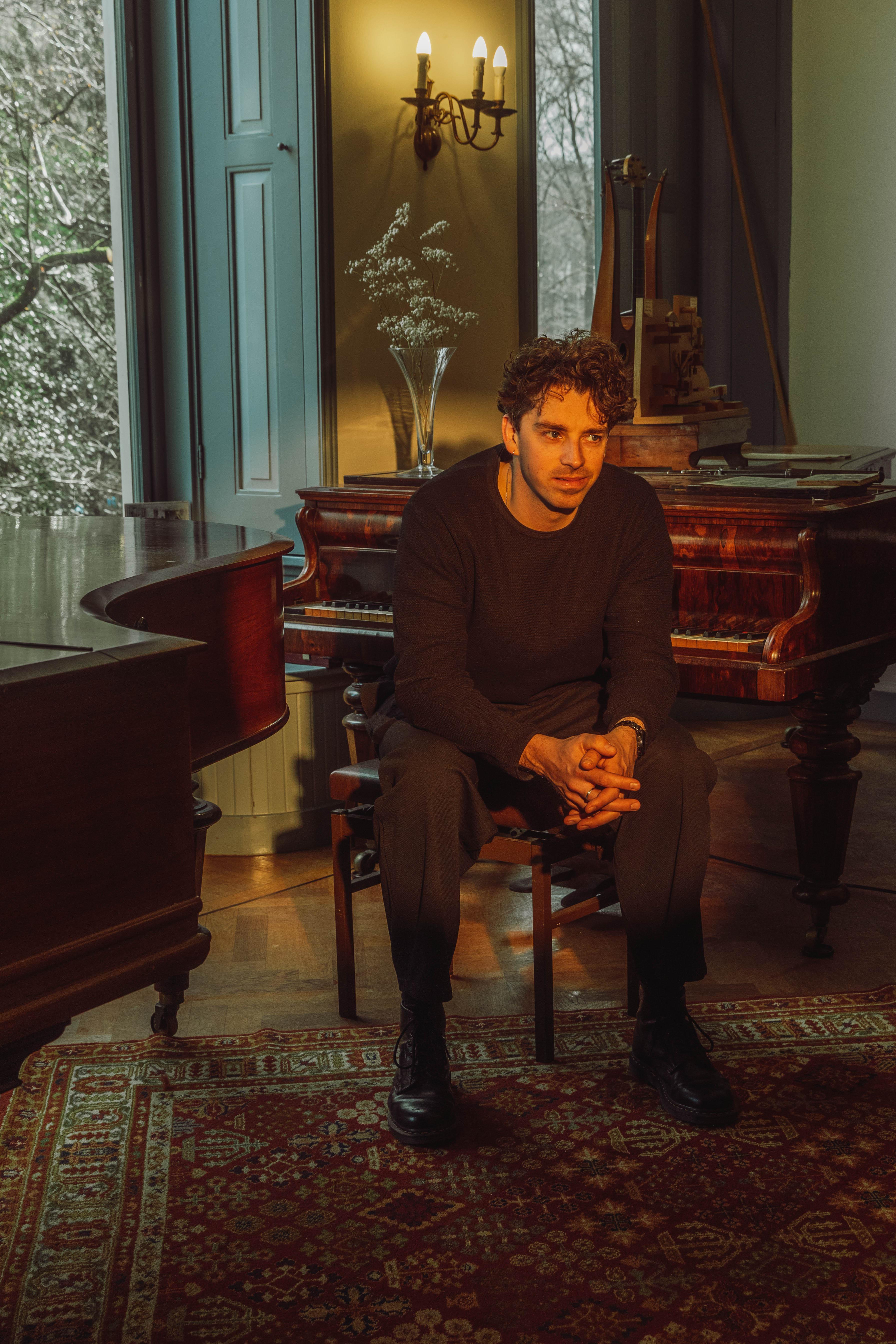 Copyright 2025 © Arnout